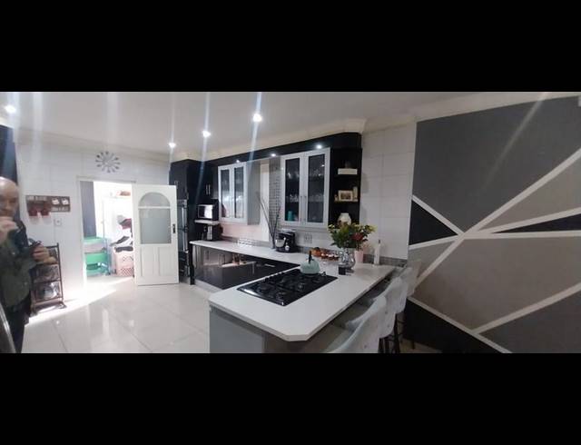 3 BEDROOM HOUSE FOR SALE IN SUNNYRIDGE